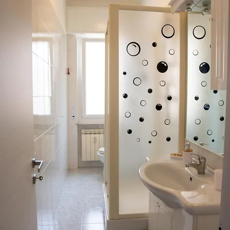 Ampio In Zona * Génova